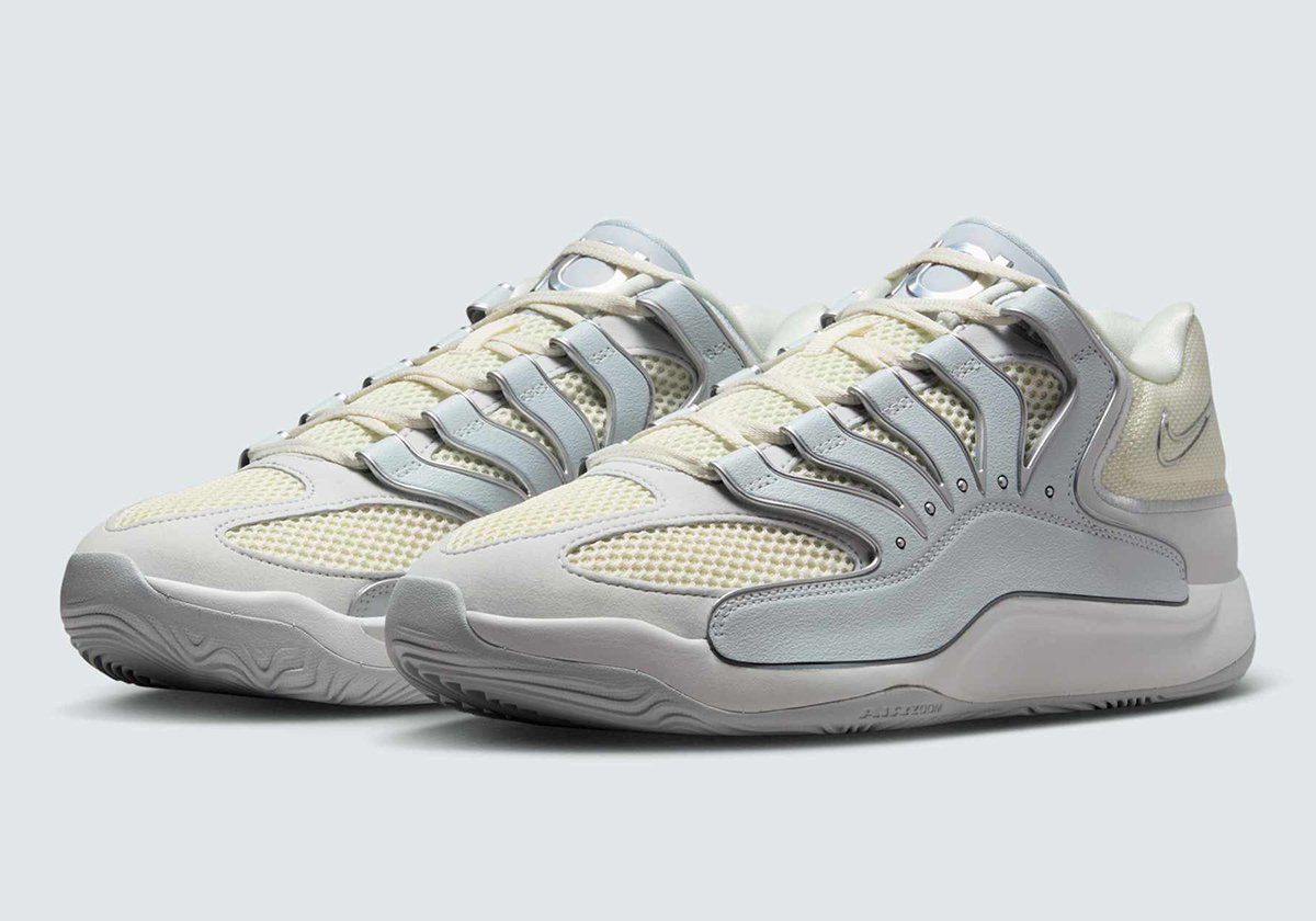 Nike KD 18 Slides An Icy Soft Pearl کفش بسکتبال1