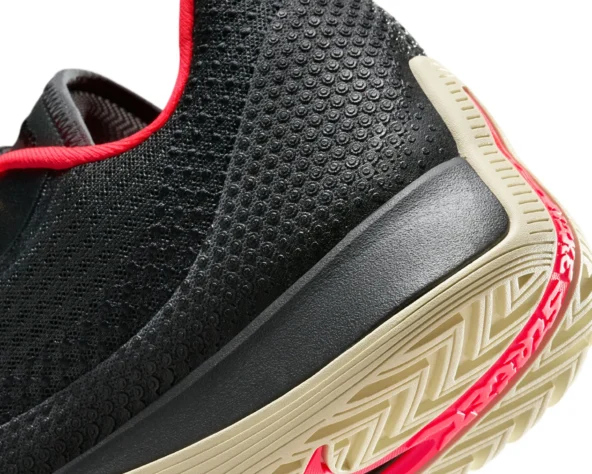 لایه میانی جدید Cushlon در کفش بسکتبال نایکی برای بالانس نرمی و پایداری