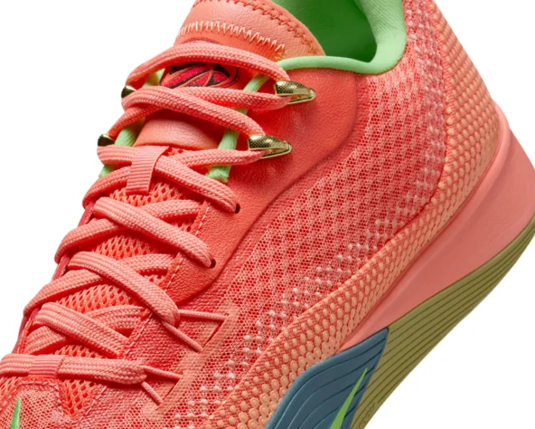 واحد ضربه‌گیر Air Zoom در پنجه کفش نایکی S.T. FLARE برای استارت‌های انفجاری